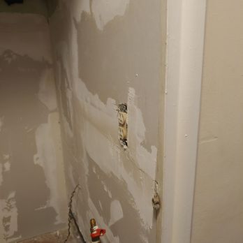 Stride Right Construction - Here's another pic of his drywall work. - General Contractors Near Me - Escondido, California Stride Right Construction - Here's another pic of his drywall work. - General Contractors Near Me - Escondido, California