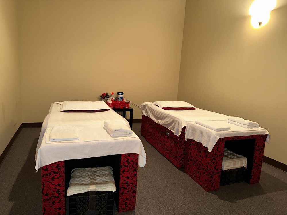 Lily Foot Spa Logo