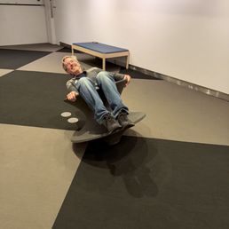 Cool chair that rotates around... Cool chair that rotates around...