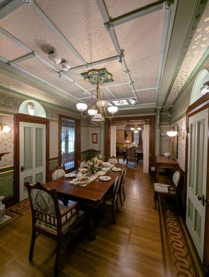 Winchester Mystery House by null