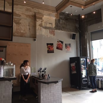 Itani Ramen - They put in a good effort, but it's missing something. It lacks soul. They played things from the decor to the menu a bit too safe. - Ramen Near Me - Oakland, California