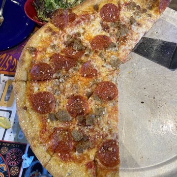 Flashback Pizza and Milkshakes - This was so good that I didn't have time to take the photo with the full pie! - Pizza Near Me - Rogers, Arkansas