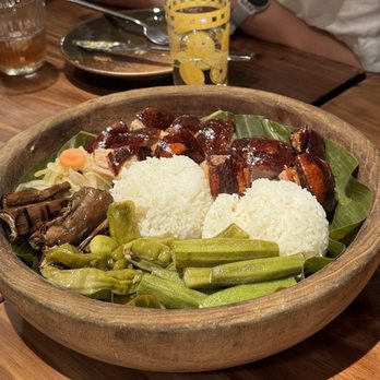 Naks - Lechon platter - Filipino Near Me - New York, New York Naks - Lechon platter - Filipino Near Me - New York, New York