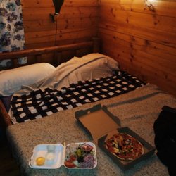 Mama Rosa's Pizza - Pizza & king salad delivered to our KOA!