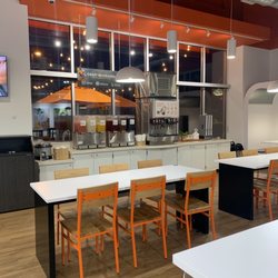 BIBIBOP Asian Grill - Seating area