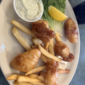 Breeze Inn - Halibut chunks & fries - Hotels Near Me - Seward, Alaska