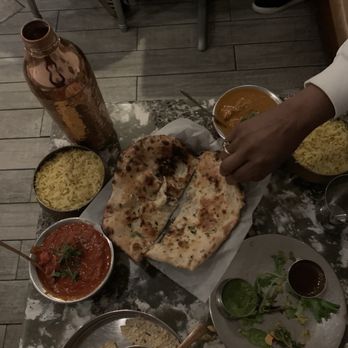 Curryosity - Garlic Naan was delicious, Curry mac 'n cheese, butter chicken - Indian Near Me - San Diego, California