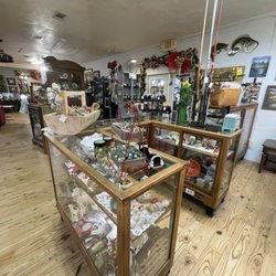 Ruby D's Cottage Shop and Flea Market - Inside
