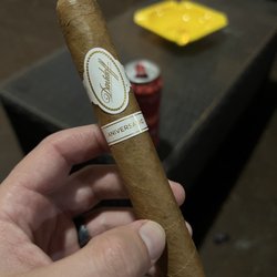 Stogies World Class Cigars - Davidoff Aniversario