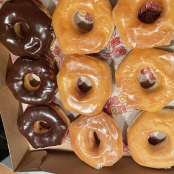 Gibson's Donuts - Not many things beat Gibson's glazed Donuts - Donuts Near Me - Memphis, Tennessee Gibson's Donuts - Not many things beat Gibson's glazed Donuts - Donuts Near Me - Memphis, Tennessee