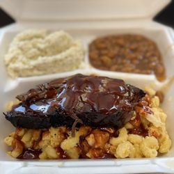Banjo BBQ - We had the brisket Mac n cheese TOP NOTCH!!!!