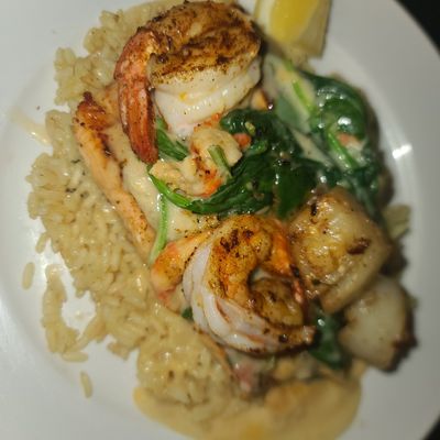 Pompano's Seafood House & Oyster Bar by null