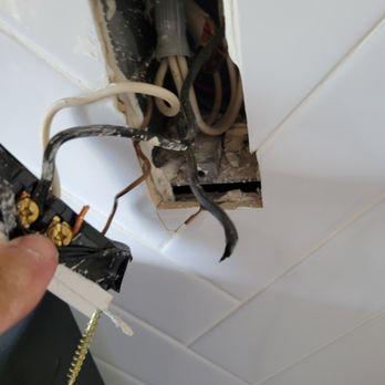 FMC Electric - Just another broken wire causing all the trouble - Electricians Near Me FMC Electric - Just another broken wire causing all the trouble - Electricians Near Me