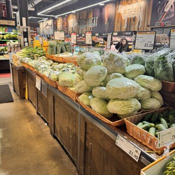 H Mart - Paramus - Grocery Near Me - Paramus, New Jersey