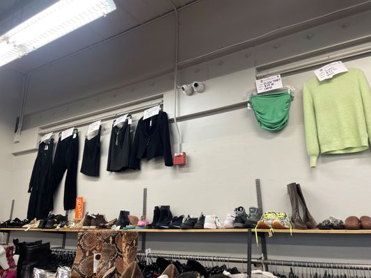 Crossroads Trading by null