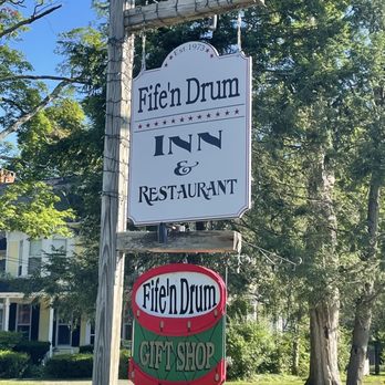 Fife 'n Drum Restaurant & Inn - Fife'n Drum Kent CT - New American Near Me - Kent, Connecticut
