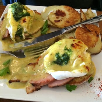Humble Bee - Eggs Benedict with Canadian Bacon - Breakfast & Brunch Near Me - Northridge, California Humble Bee - Eggs Benedict with Canadian Bacon - Breakfast & Brunch Near Me - Northridge, California