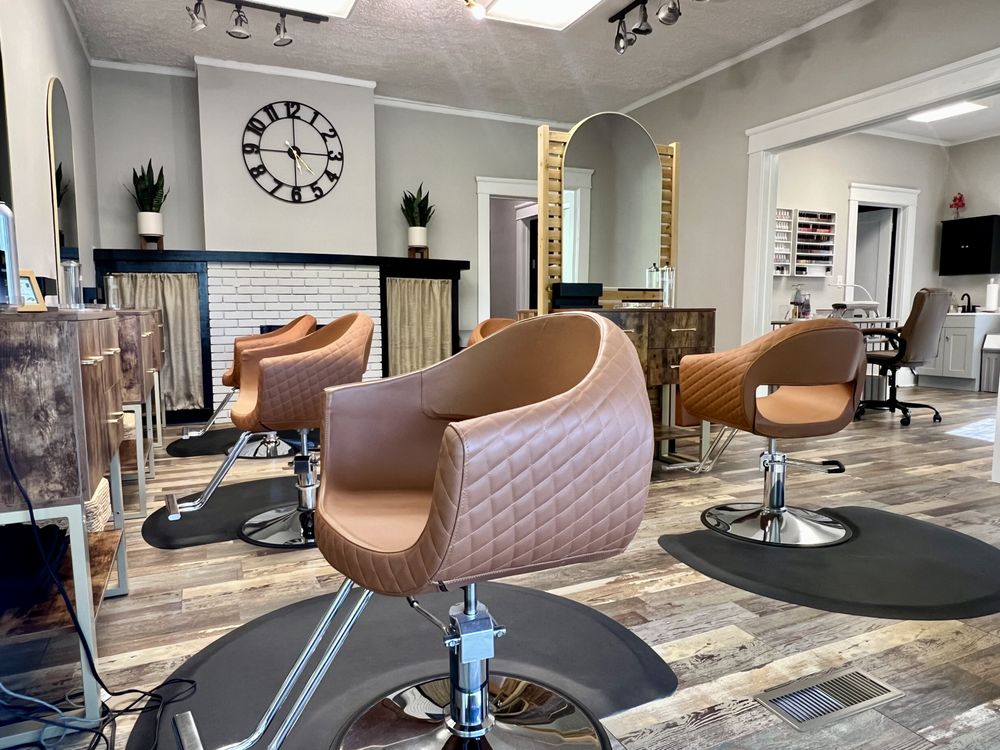 The Essentials Salon & Spa Logo