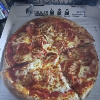 Bozzelli's Italian Deli-Crystal City - 10" Pepperoni - Delis Near Me - Arlington, Virginia