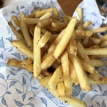 Earls Kitchen + Bar - New American Near Me - Miami, Florida