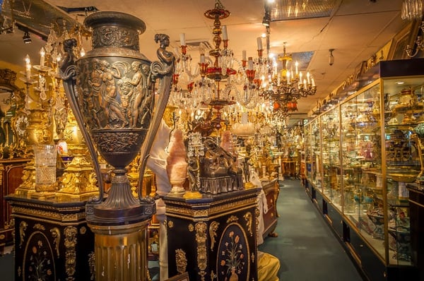 Hadassa Antiques by null