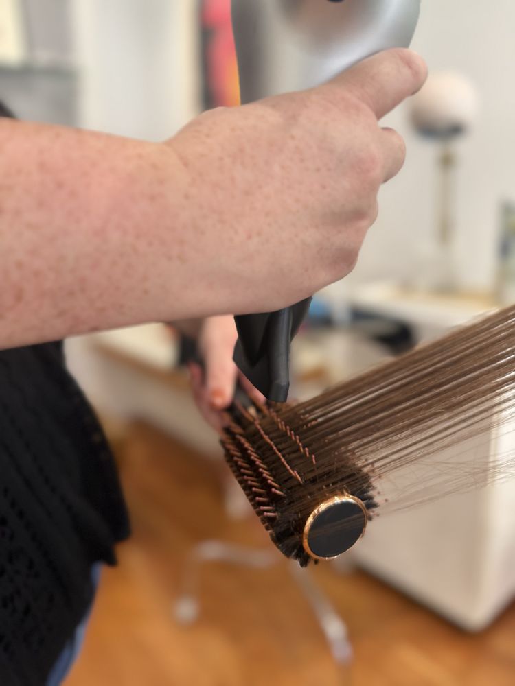 Hair Friday Salon Logo