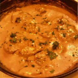 Limnos - 3 Schweinemedallions , Paprika, Champignons, Metaxasauce
