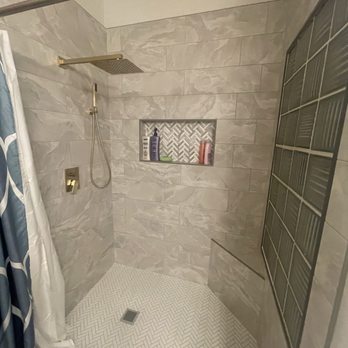 Mike's Tile and Backsplash - Walk in shower finished product - Tiling Near Me