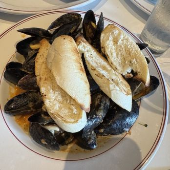Char Restaurant - PEI Clams - Steakhouses Near Me - Nashville, Tennessee