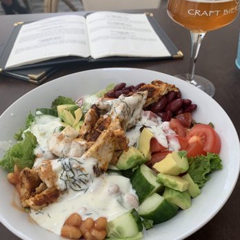 Mel's craft beers & diner - Chicken fajitas in a bowl and gamma ray beer - Pubs Near Me - Vienna, 9 Mel's craft beers & diner - Chicken fajitas in a bowl and gamma ray beer - Pubs Near Me - Vienna, 9