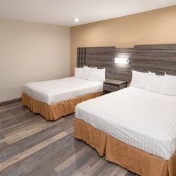 Crown Motel - Deluxe Two Queen Beds