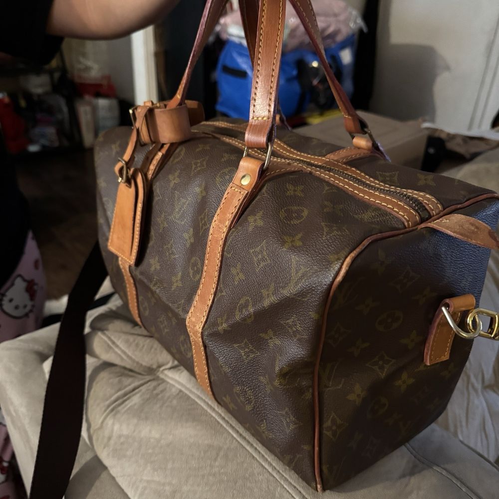 The Cobbler - The after photo. LV Sac Souple 35 reborn with new handles and d-rings - Shoe Repair Near Me - San Bruno, California The Cobbler - The after photo. LV Sac Souple 35 reborn with new handles and d-rings - Shoe Repair Near Me - San Bruno, California