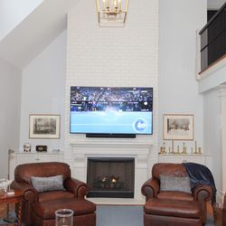 Barney Miller's - Comfortable great room with large flat panel and sound bar, all easily operated with one integrated remote.