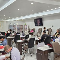 Queen Nails - Santa Fe Springs