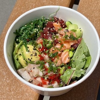 Sherry Blossom - Super bowl with seaweed salad and avocado (instead of mango) and ponzu (instead of miso dressing). So delicious! - Hawaiian Near Me - Long Beach, New York Sherry Blossom - Super bowl with seaweed salad and avocado (instead of mango) and ponzu (instead of miso dressing). So delicious! - Hawaiian Near Me - Long Beach, New York