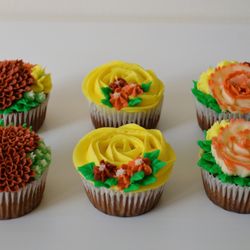Sunny Cupcake - Chocolate yellow, orange and brown floral cupcakes