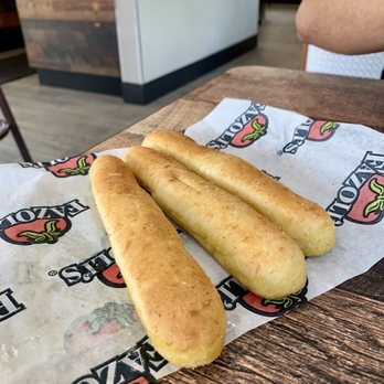 Fazoli's - These breadsticks were to DIE for - Italian Near Me - Indianapolis, Indiana