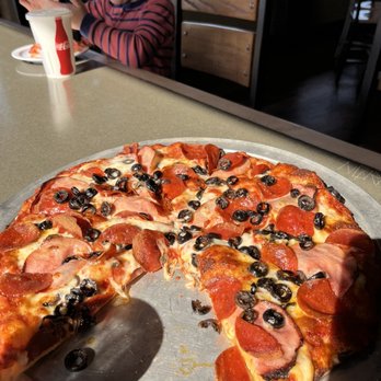 Toppers Pizza Place - Pizza Near Me - Oxnard, California Toppers Pizza Place - Pizza Near Me - Oxnard, California