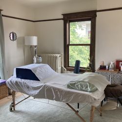 Thrive Acupuncture and Wellness - Service room