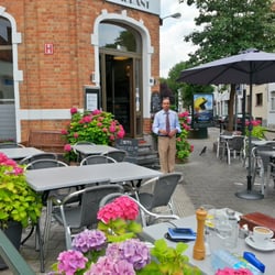 Via Roma - La terrasse et l'entrée du 'Via Roma'