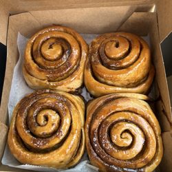 Stoneybrook Farm Market - Cinnamon rolls....a must