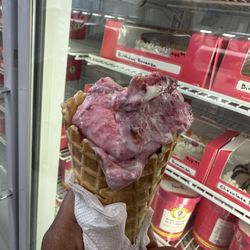 Whice chocolate Raspberry Swirl