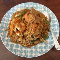 Thai Pepper Restaurant - Fiery Pad Thai with shrimp and chicken