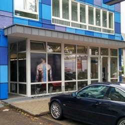 prosano training Krefeld - Parkplätze gibt es direkt vor der Tür, oder in der Tiefgarage links