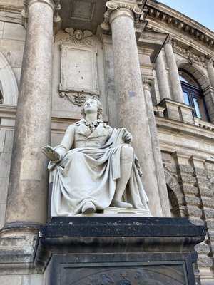 Semperoper Dresden by null
