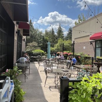 Hope Breakfast Bar - Eagan - Outdoor Patio area - Breakfast & Brunch Near Me - Eagan, Minnesota