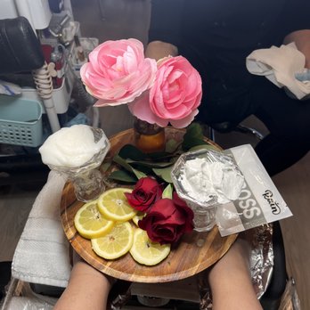 Kitchen Nail Bar - Mountain View - Spring pedicure - Nail Salons Near Me - Mountain View, California
