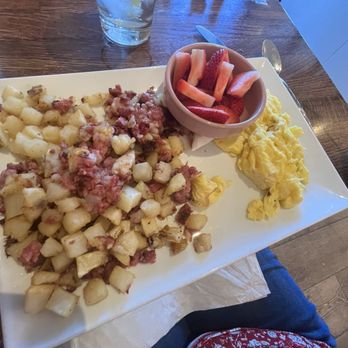 Over Easy - Chandler - Corned beef n hash - Breakfast & Brunch Near Me - Chandler, Arizona Over Easy - Chandler - Corned beef n hash - Breakfast & Brunch Near Me - Chandler, Arizona