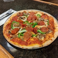 Woody's Grill and Tap - Kitchen Sink pizza