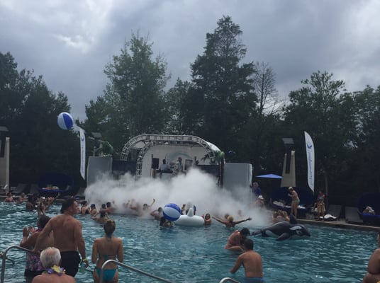 FOXWOODS LIQUID SUNDAYS - 14 Photos - 350 Trolley Line Blvd, Ledyard